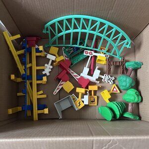 Fisher Price GeoTrax  Accessories, Trees & Signs